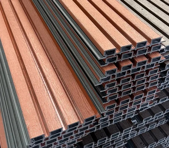 Panneau mural à lattes de haute qualité pour une décoration moderne, panneau diffuseur acoustique en WPC